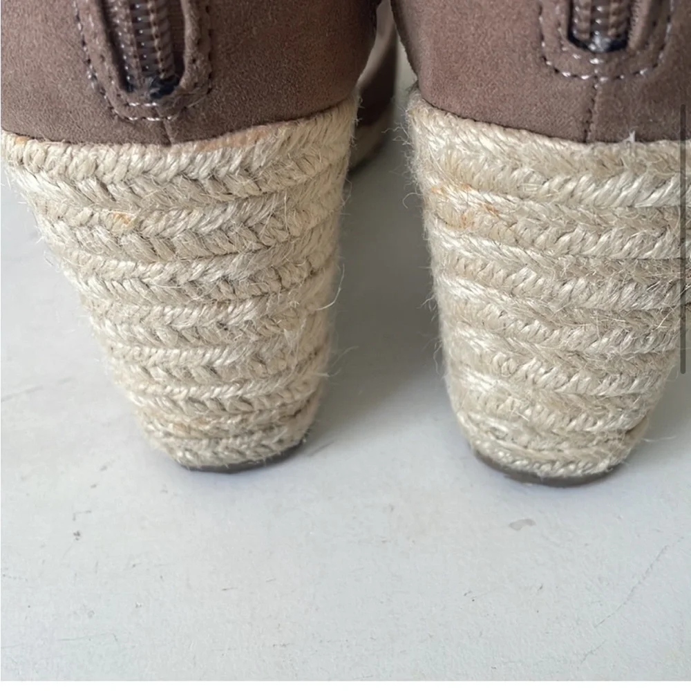 DV DOLCE VITA Taupe Suede Textile Lace Up Zip Back Espadrille Wedge Shoes